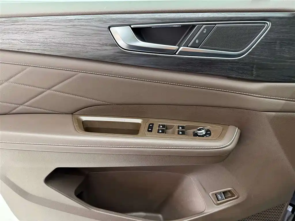 Volkswagen Viloran 2024 380TSI Executive Edition фото 21