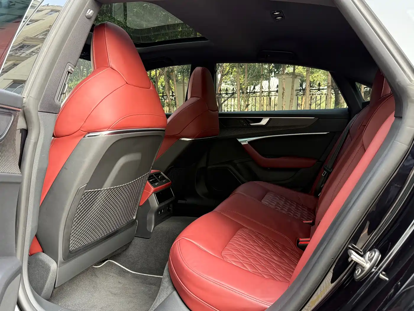 Audi A7L 2024 45 TFSI quattro Black Warrior Edition фото 8