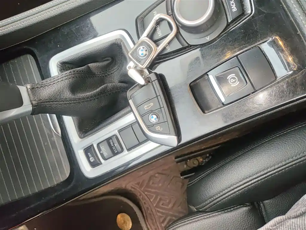BMW 1 Series 2018 118i Sport Edition фото 9
