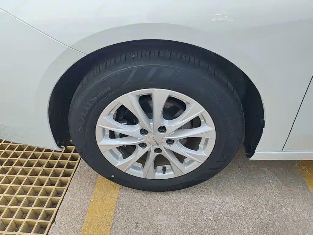 Roewe i5 2025 2023 1.5L CVT Luxury Edition