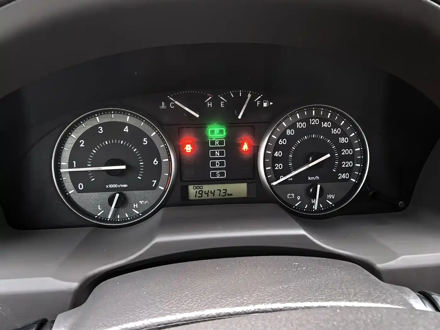 Toyota Land Cruiser (Import) 2015 4.0L V6 Middle East Limited Edition фото 15