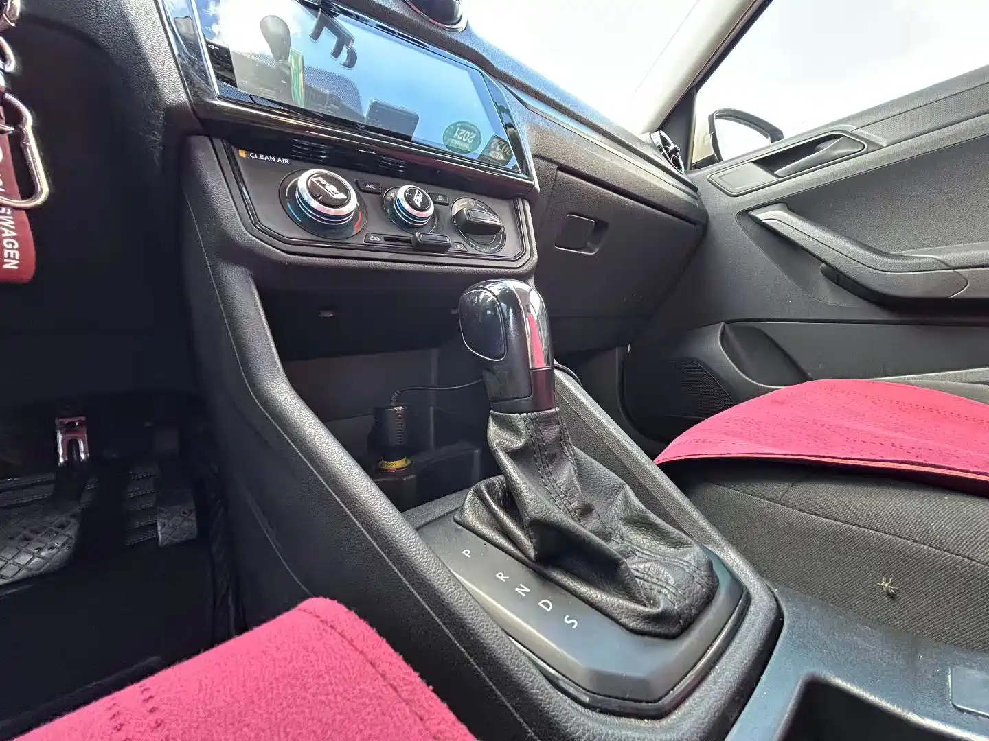 Фото 9 - Volkswagen Jetta