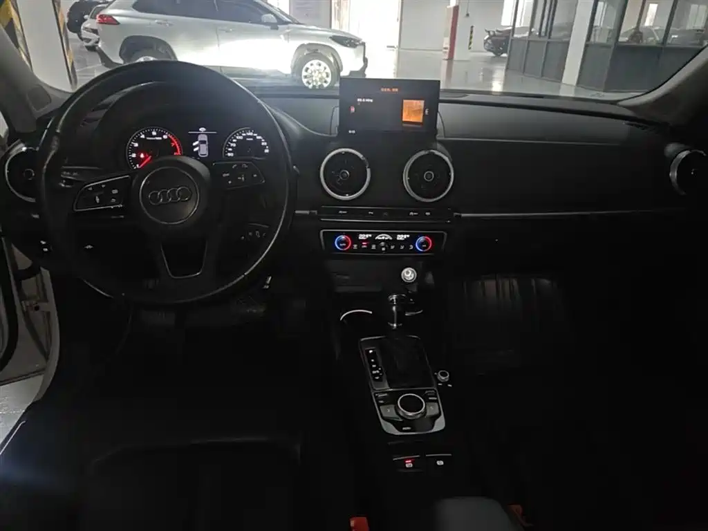 Audi A3 2018 30th Anniversary Sportback 35 TFSI Style фото 10