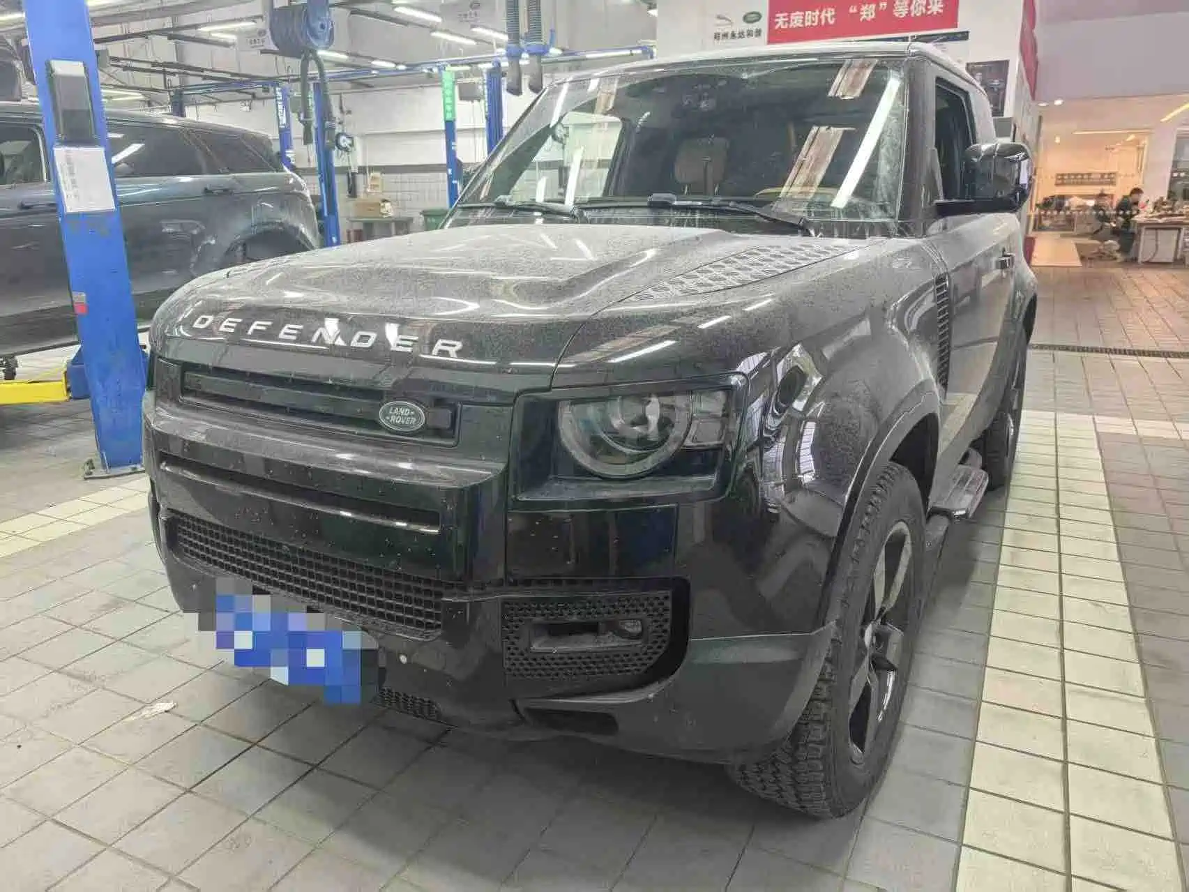 Photo 4 - Land Rover Defender