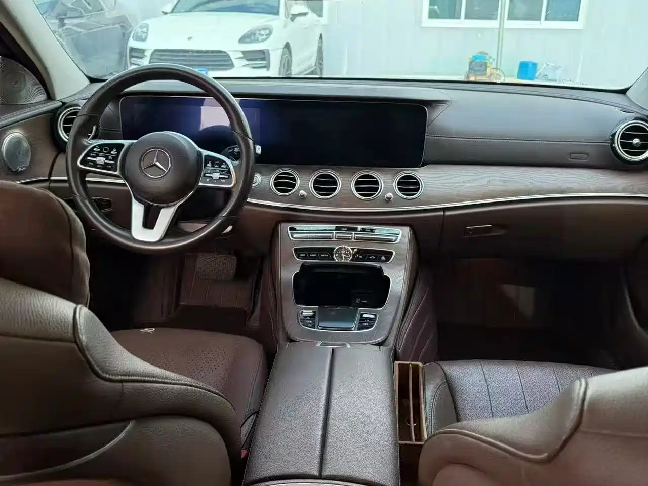 Mercedes-Benz E-Class 2020 E 300 L Sport Luxury Model фото 6