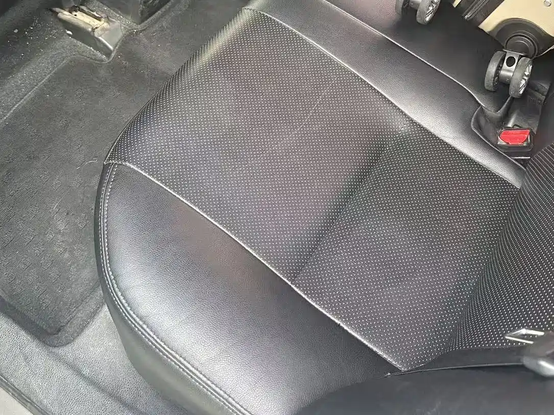Toyota Corolla 2017 1.6L CVT GL фото 9