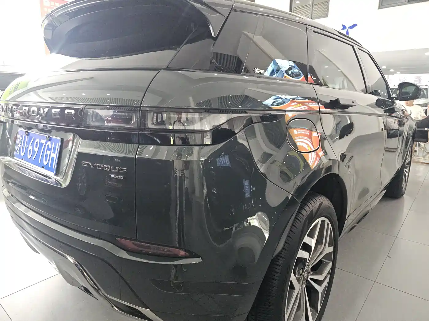 Land Rover Range Rover Evoque 2021 Range Rover Evoque L 249PS R-Dynamic First Edition Launch Edition фото 11
