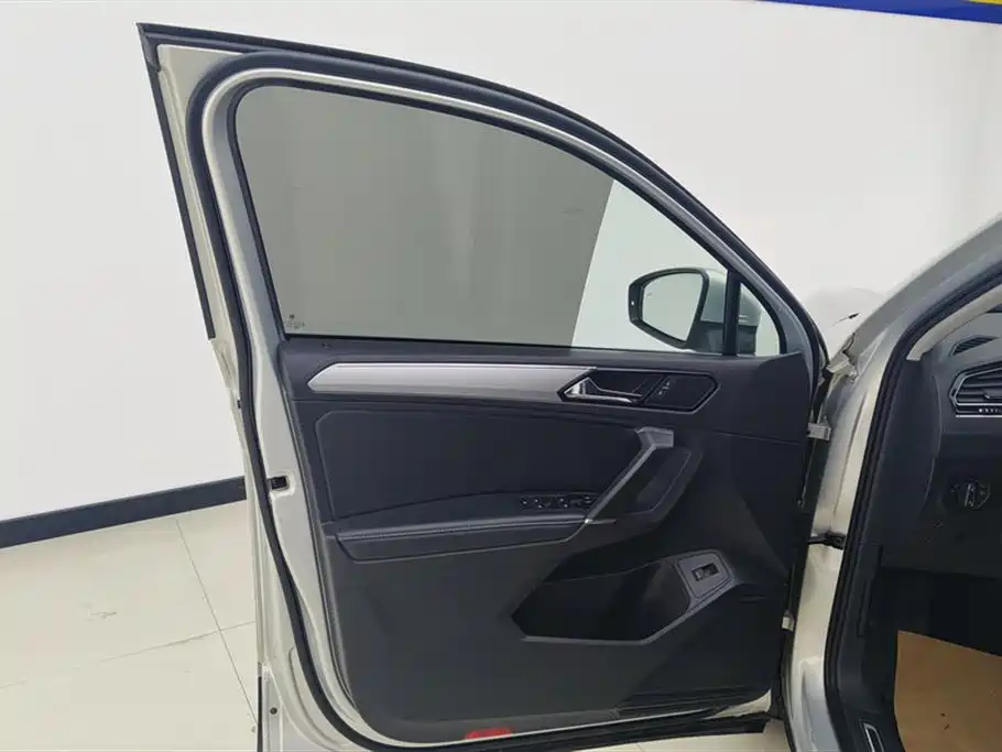 Volkswagen Tiguan L 2018 380TSI Automatic AWD Flagship Edition фото 7