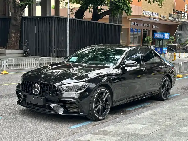 MERCEDES-BENZ E CLASS AMG