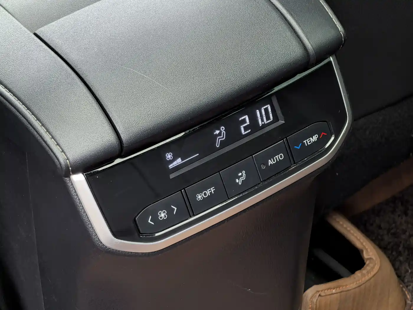 Toyota Crown Kluger 2022 2.0T 4WD Sporty Edition фото 22