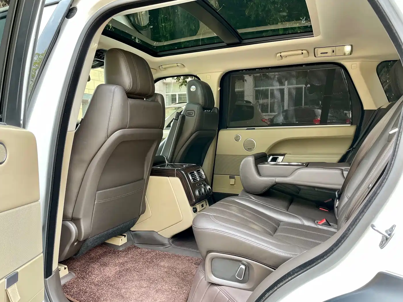 Land Rover Range Rover 2015 3.0 SC V6 Vogue SE Genesis Extended Edition фото 5