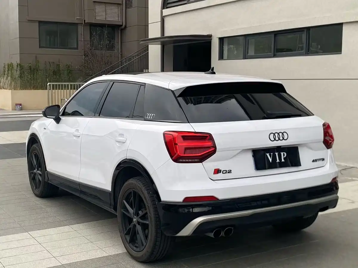 Фото 7 - Audi Q2L