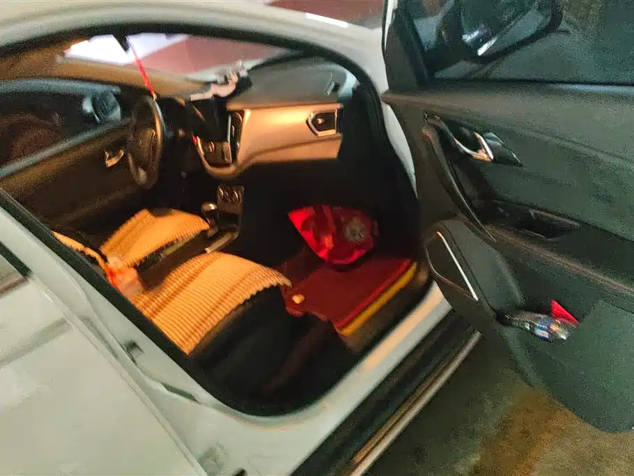 FAW Senya R7 2017 2017 Model 1.6L Automatic Smart