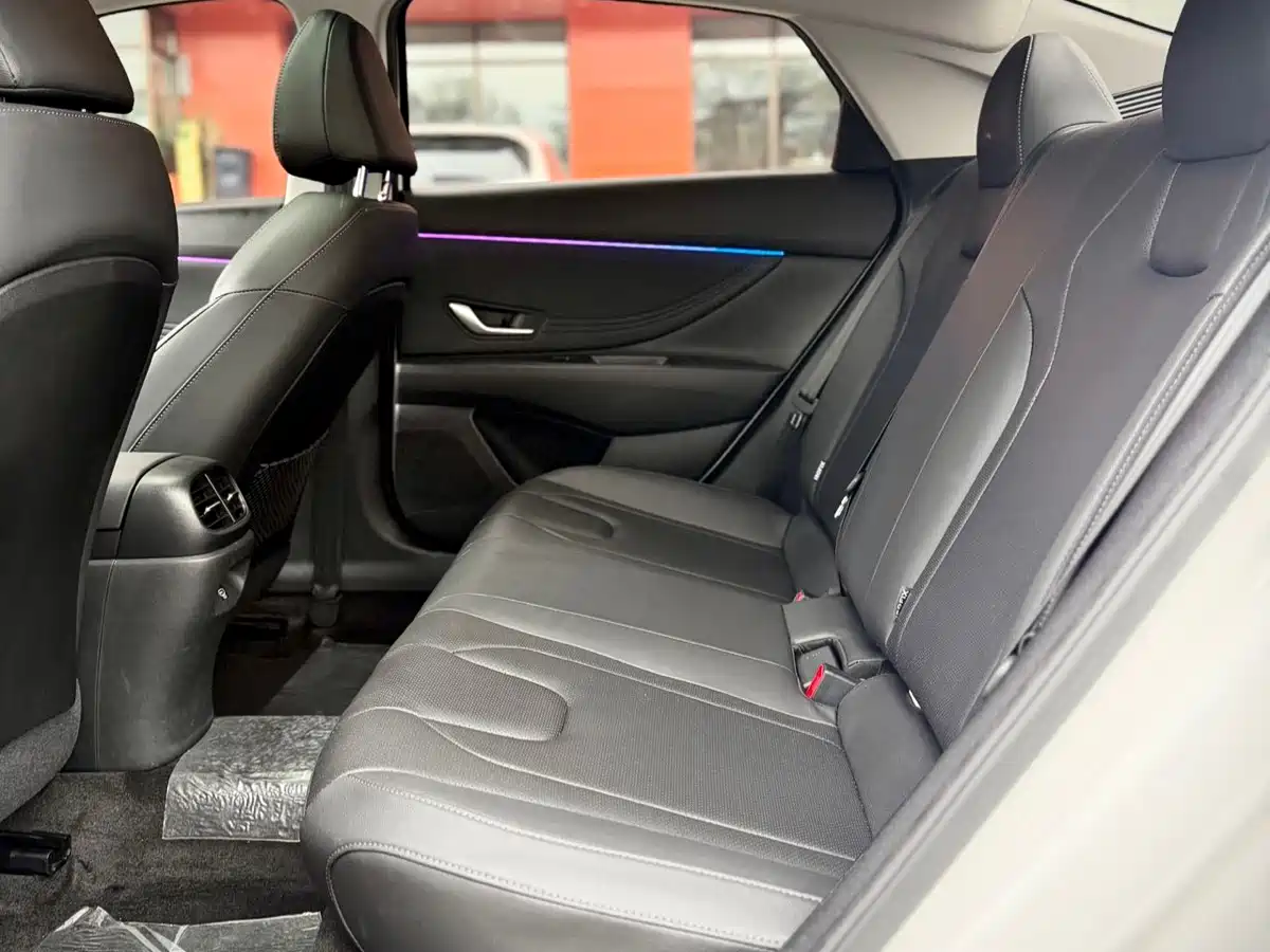 Hyundai Elantra 2023 Model 1.5L CVT LUX Premium Edition фото 11