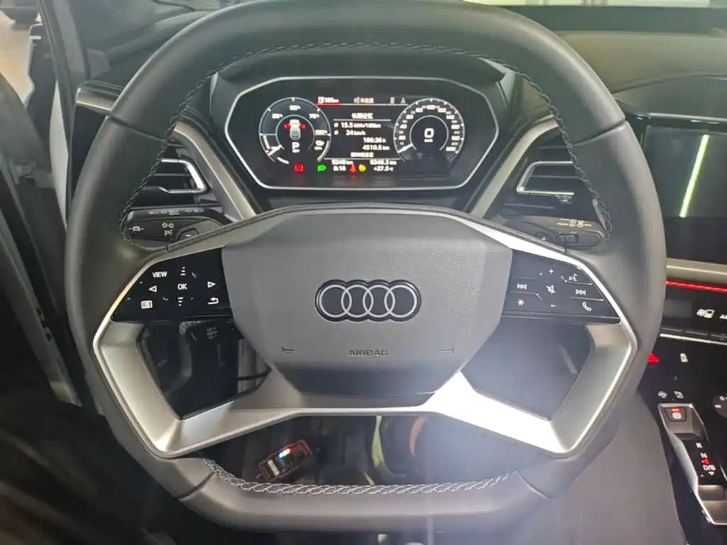 Фото 11 - Audi Q4 e-tron