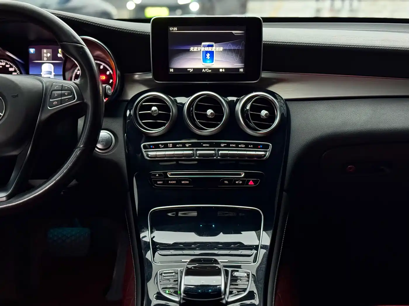 Mercedes-Benz GLC Coupe 2019 GLC 200 4MATIC Coupe SUV фото 13