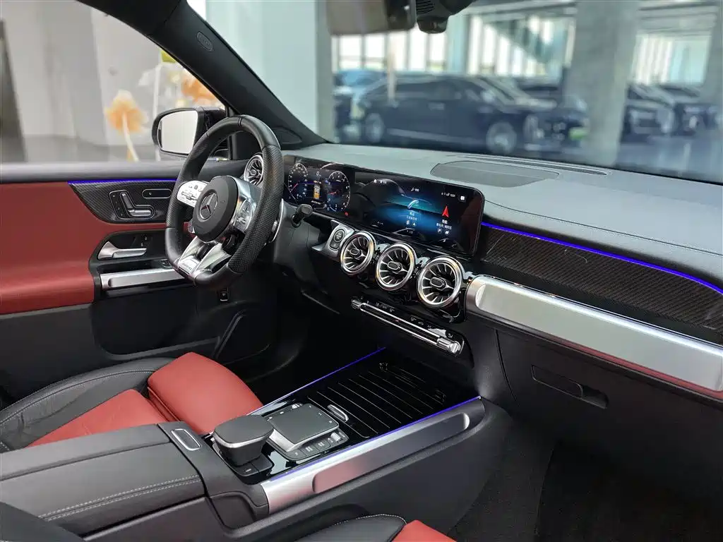 MERCEDES-BENZ GLB AMG