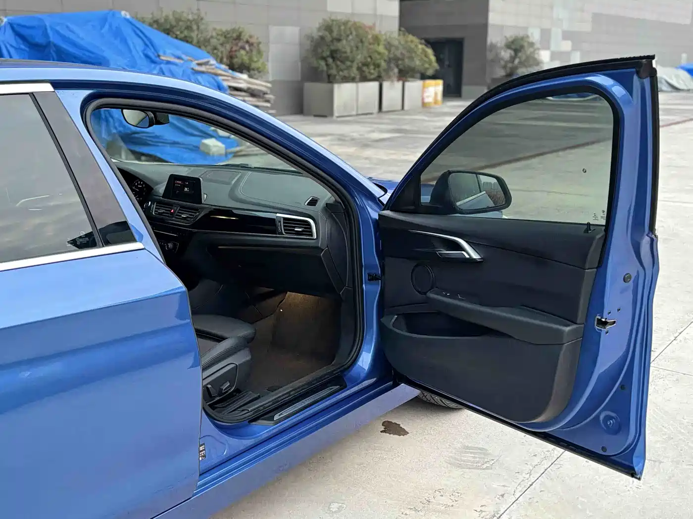 BMW 1 Series 2018 118i Sport Edition фото 11