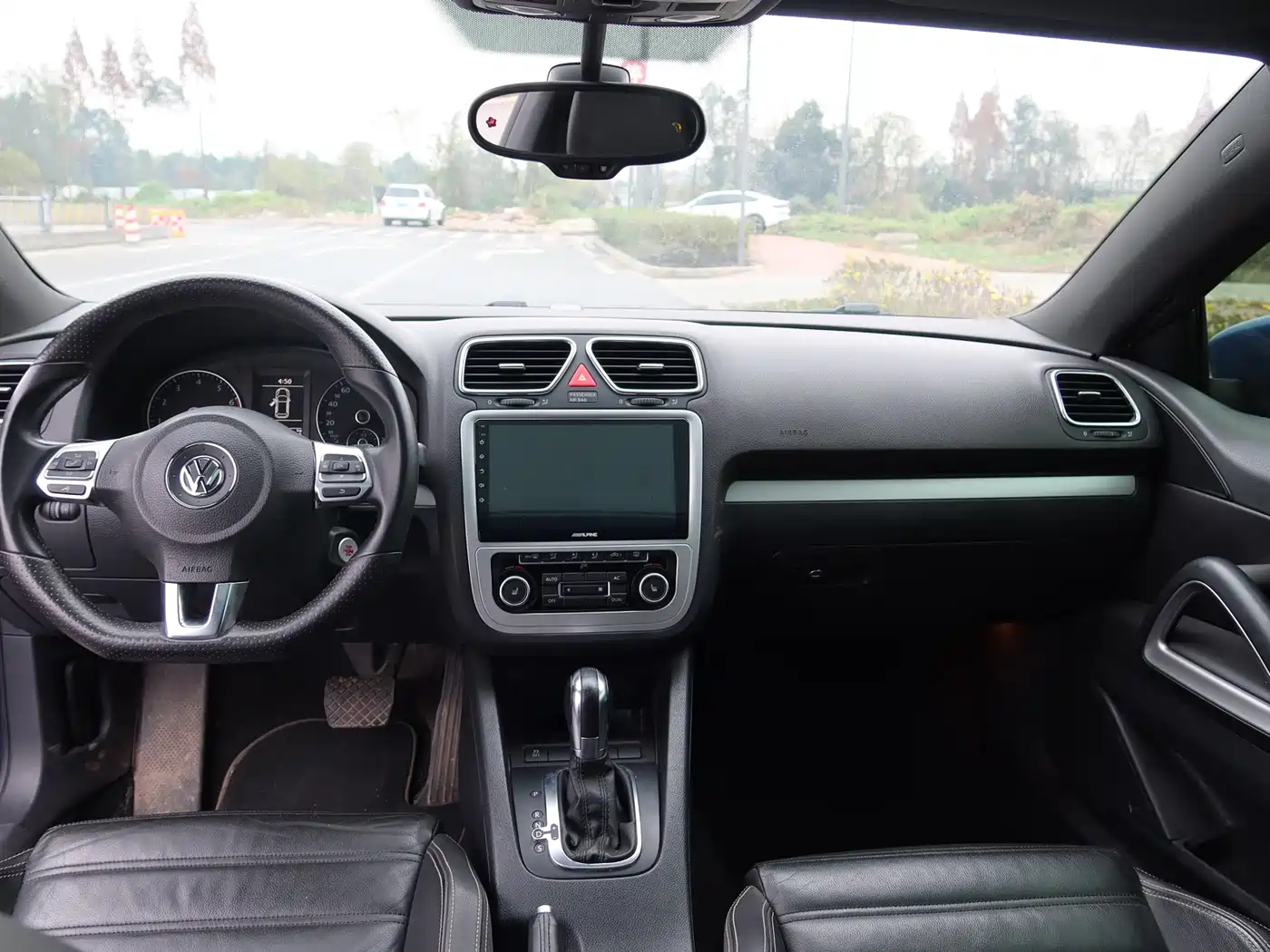 Volkswagen Scirocco 2011 2.0TSI Luxury фото 6