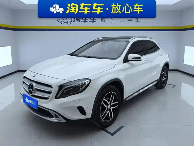 Mercedes-Benz GLA 2016 GLA 200 Fashion — фото 1