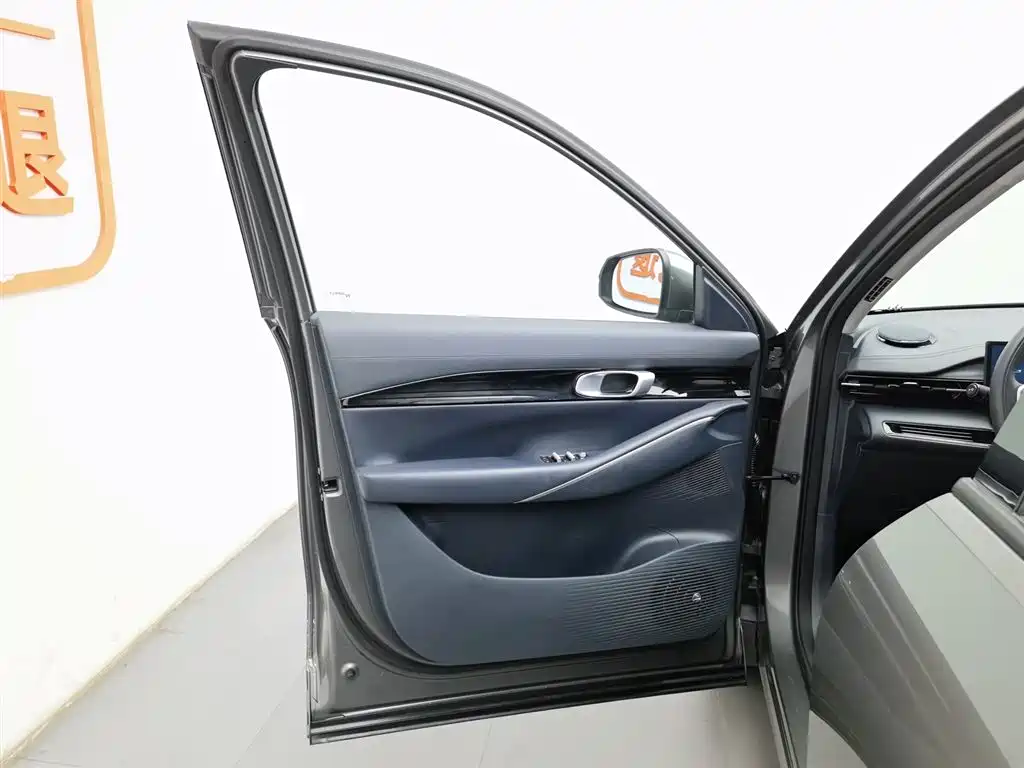 GEELY GALAXY GALAXY E5