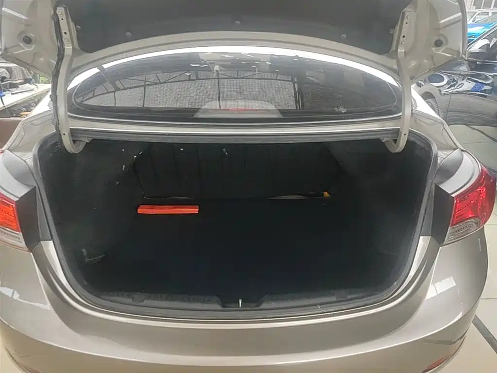 Hyundai Langdong 2015 1.6L Auto Trend фото 19