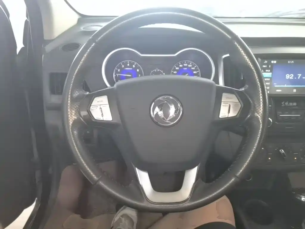 Dongfeng Aeolus Dongfeng Fengshen AX3 2017 2016 1.5L Automatic Cool Style