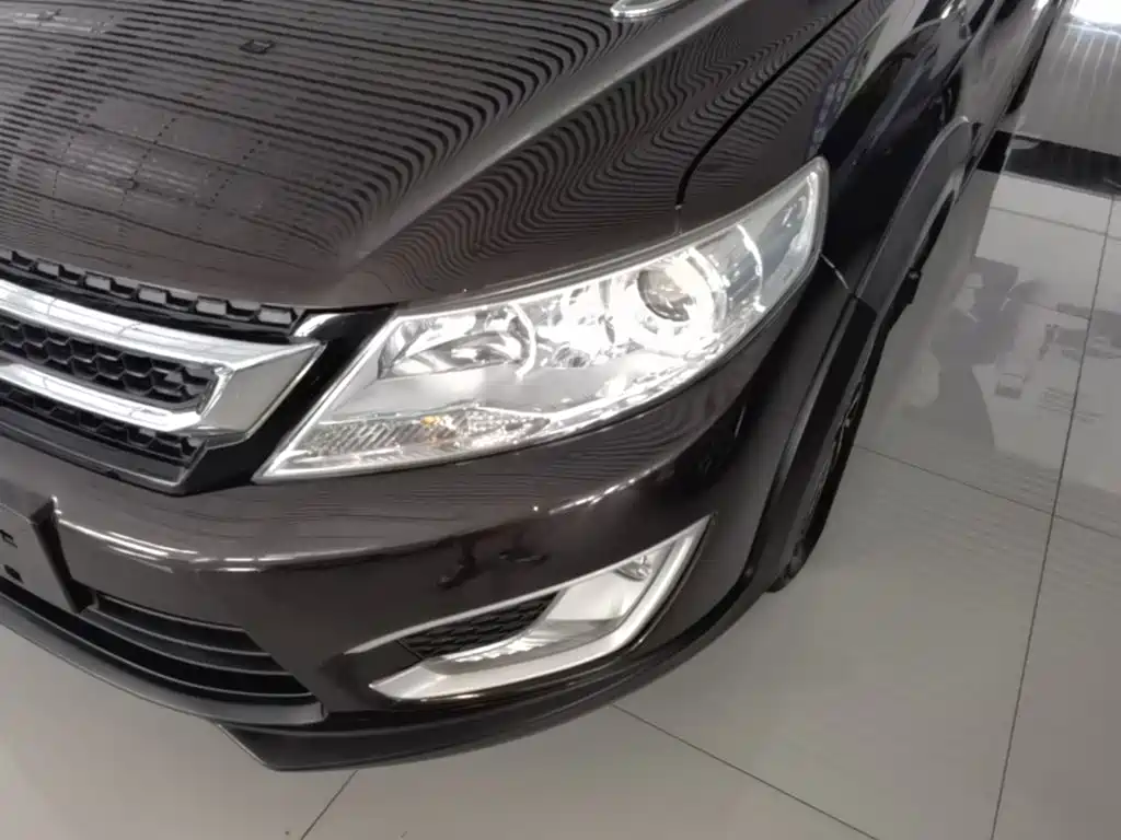 Dongfeng Aeolus Dongfeng Fengshen AX3 2017 2016 1.5L Automatic Cool Style