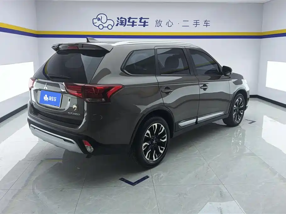 Mitsubishi Outlander 2019 2.0L 2WD Enjoy Edition 5-seater China V фото 3