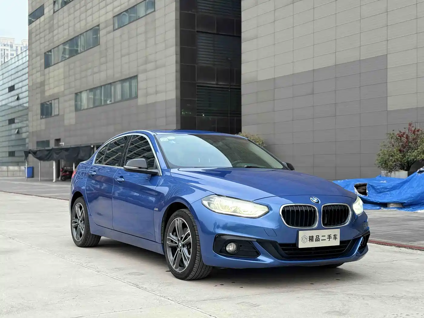 BMW 1 Series 2018 118i Sport Edition фото 3