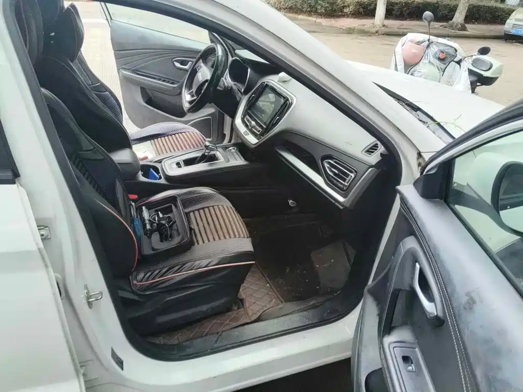 Jetour X70M 2021 2021 1.5T DCT Luxury Partner 5-seater