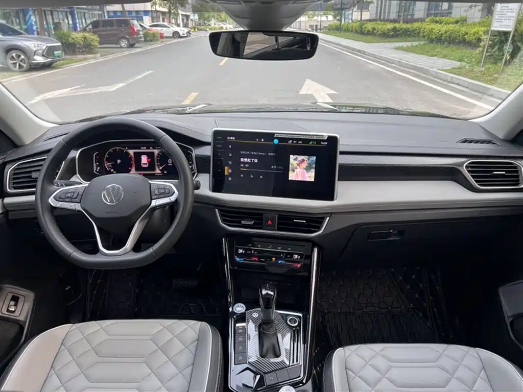 Volkswagen Tayron 2024 330TSI 2WD Luxury Plus Advanced фото 8