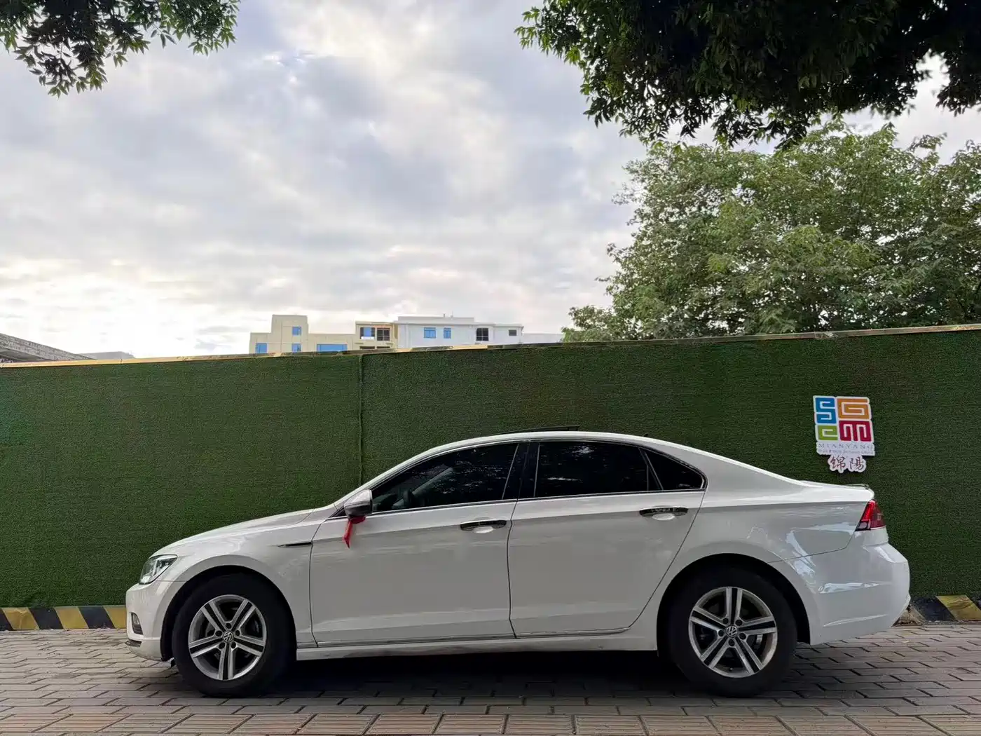 Volkswagen Lamando 2017 230TSI DSG Trend Edition фото 3