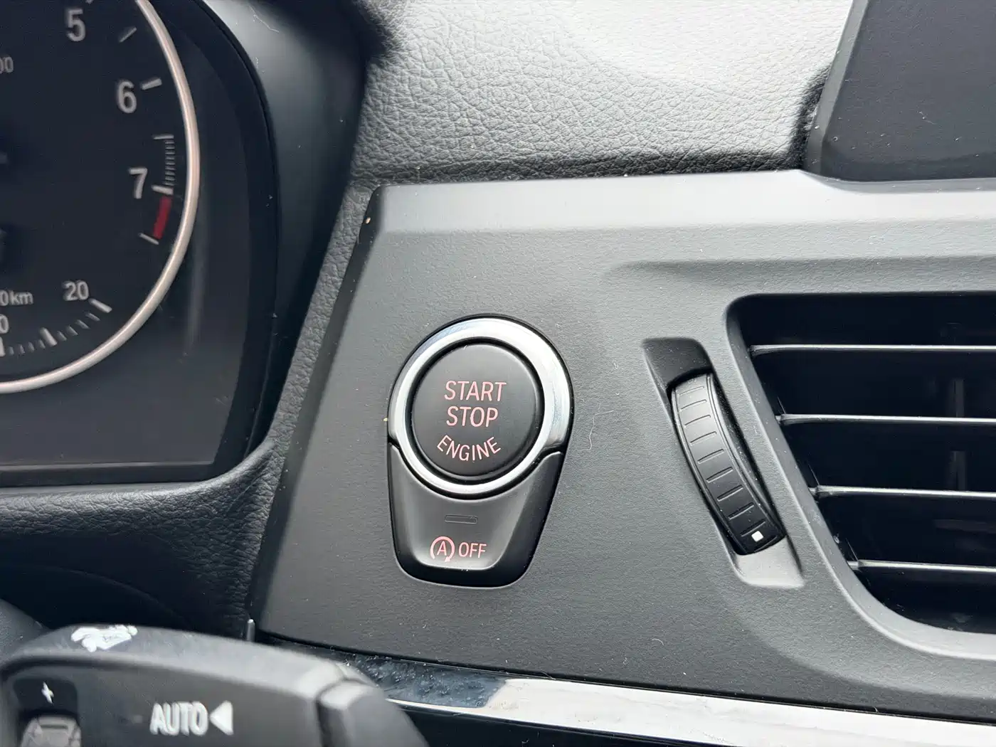 BMW 1 Series 2017 118i Sport фото 29
