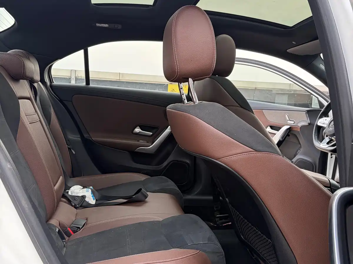 Mercedes-Benz A-Class 2019 A 200 L Sport Sedan фото 10
