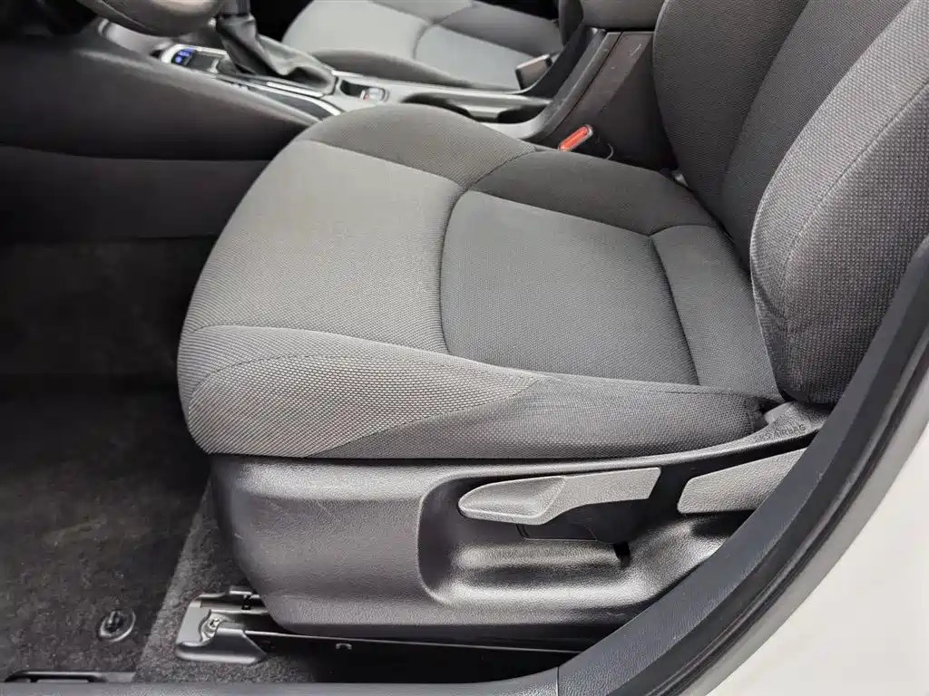 Toyota Levin 2022 185T CVT Luxury Edition фото 20