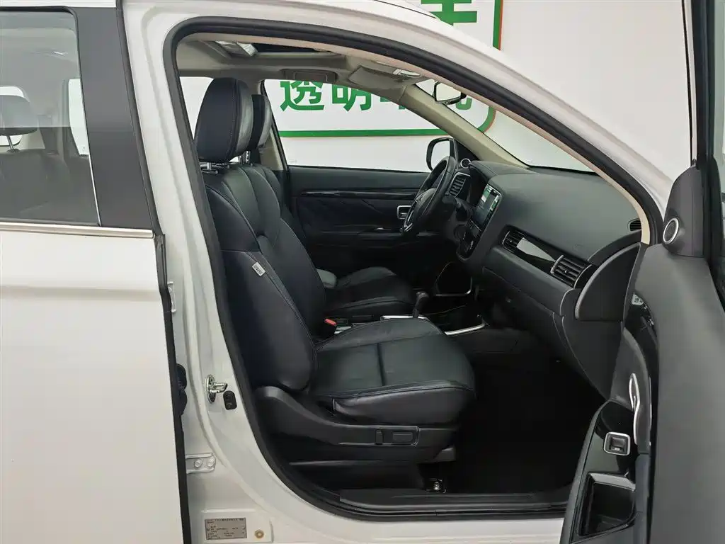 Mitsubishi Outlander 2019 2.0L 2WD Enjoy Edition 5-seater China V фото 23