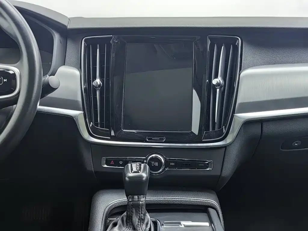 Фото 12 - Volvo S90