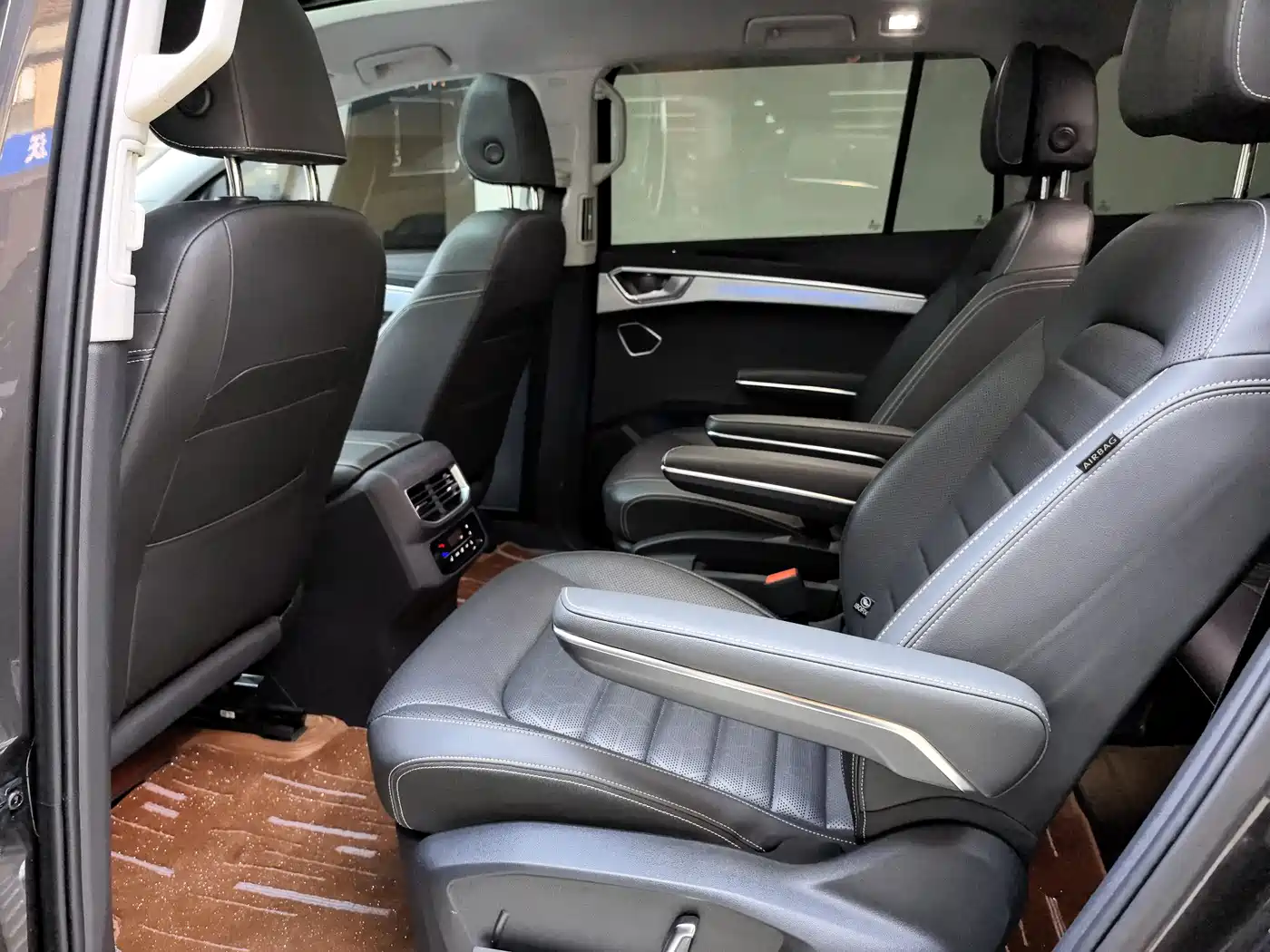 Volkswagen Talagon 2022 380TSI 4WD Luxury Premium Pro Edition 6-seater фото 14