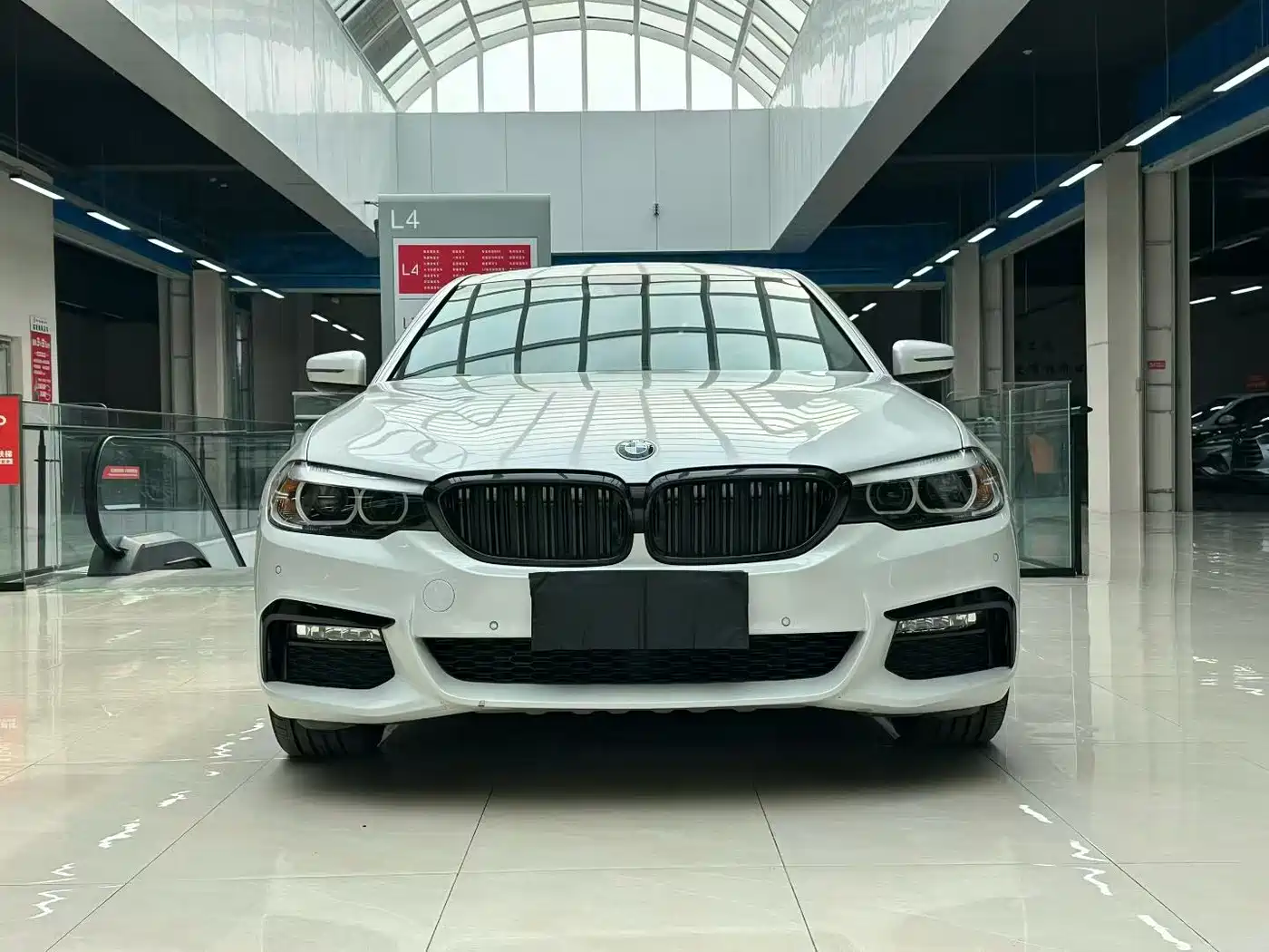 BMW 5 Series 2018 525Li M Sport Package фото 2