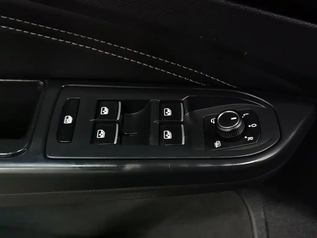 Volkswagen Golf 2021 280TSI DSG R-Line фото 9