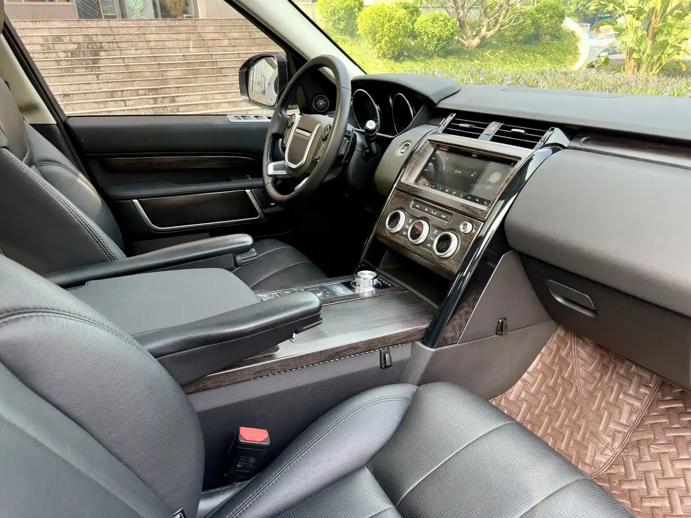 Land Rover Discovery 2019 3.0 SC V6 SE фото 11