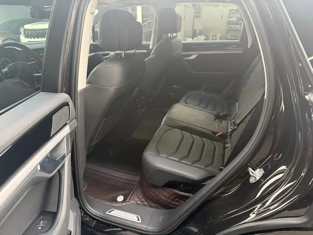صورة 4 - Volkswagen Touareg