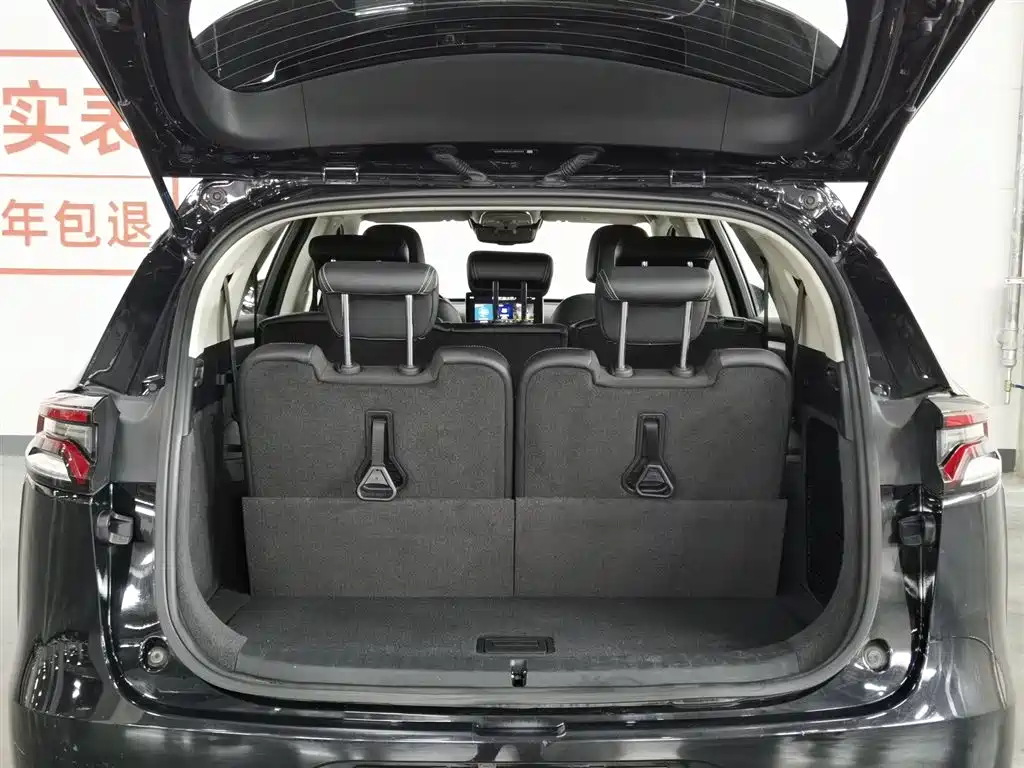 BYD Tang 2018 2.0T Automatic Smart Connection Noble Edition 7-Seater China V фото 16