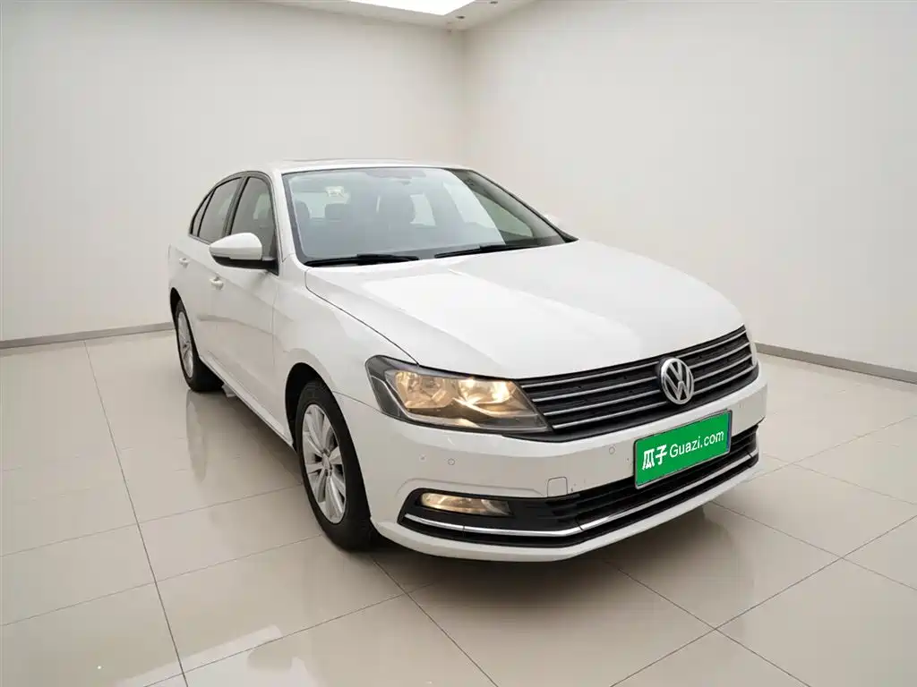 Volkswagen Lavida 2017 1.6L Automatic Comfort Edition фото 4