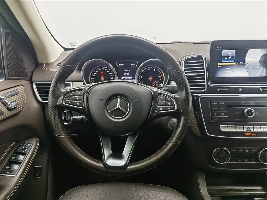 Mercedes-Benz GLE 2019 GLE 400 4MATIC Collector's Edition (Special Configuration) фото 11