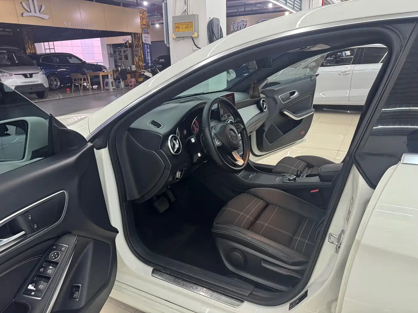 Mercedes-Benz CLA (Import) 2016 CLA 200 Sport фото 10
