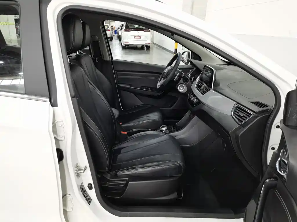 Baojun 310W 2018 2018 1.5L Auto Luxury China V