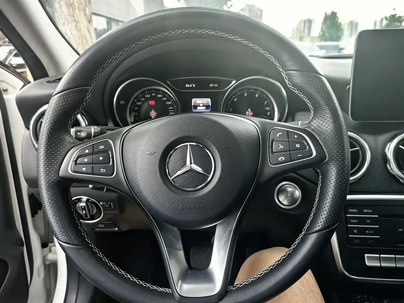 Mercedes-Benz GLA 2017 GLA 200 Dynamic фото 9