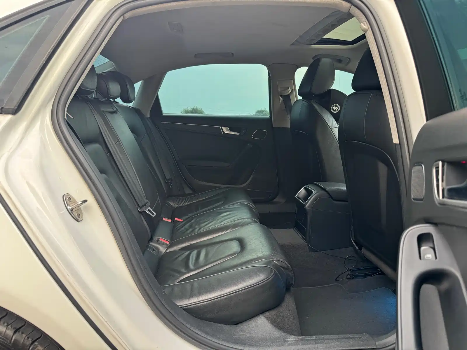 Фото 8 - Audi A4L